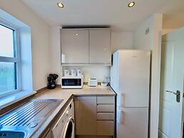 Charming and Modern 1-bedroom Flat
