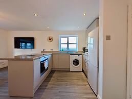 Charming and Modern 1-bedroom Flat