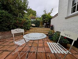Charming Two-bedroom House in London