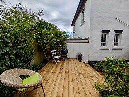 Charming Two-bedroom House in London