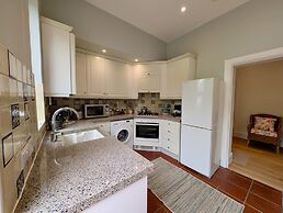 Charming Two-bedroom House in London