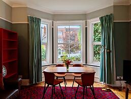Charming Two-bedroom House in London