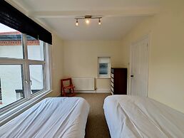 Charming Two-bedroom House in London