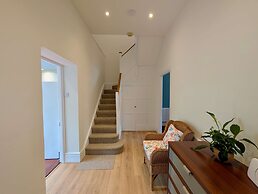 Charming Two-bedroom House in London
