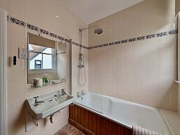 Charming Two-bedroom House in London