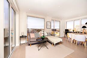 Modern Bromley Penthouse With Balcony Views