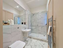 Elegant 2-bed Flat in Shenfield