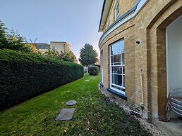 Elegant 2-bed Flat in Shenfield