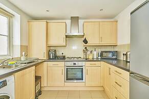 Charming 2-bedroom Flat in South Croydon