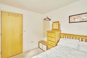 Charming 2-bedroom Flat in South Croydon