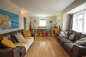 Spacious Home Near Porthtowan Beach