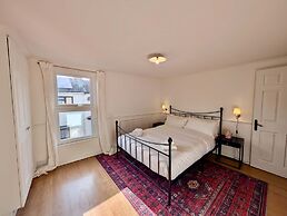 Charming Two-bedroom Home in London