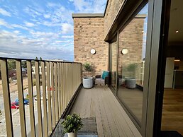 Amazing Flat With Free Parking and Balcony