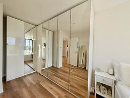 Amazing Flat With Free Parking and Balcony