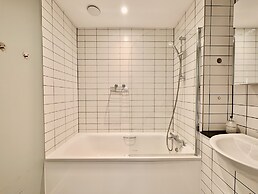 Amazing Flat With Free Parking and Balcony