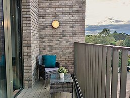 Amazing Flat With Free Parking and Balcony