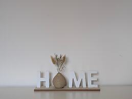 Comfortable 2-bedroom House With Free Parking