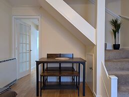 Comfortable 2-bedroom House With Free Parking