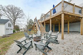 Lake Days & Fireside Nights! Updated Burnside Home
