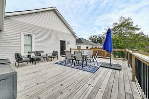 Lake Days & Fireside Nights! Updated Burnside Home