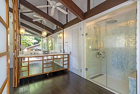 Nature-inspired 4BR Modern Villa Pool Resort Access