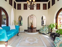 Charming 4BR Garden Villa Pool Separate Cottage