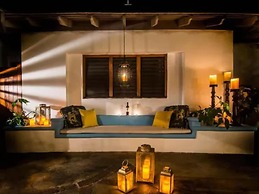 Charming 4BR Garden Villa Pool Separate Cottage