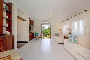 Charming 4BR Garden Villa Pool Separate Cottage
