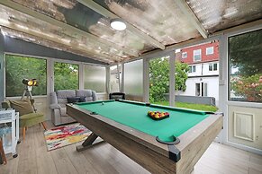 Modern 3 Bedroom, 2 Bathroom Home in Edgware