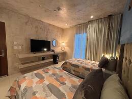 Simple & Luxury