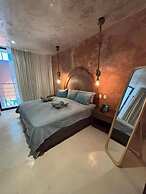 Simple & Luxury