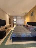Simple & Luxury