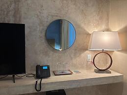Simple & Luxury