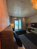 Simple & Luxury