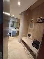 Simple & Luxury