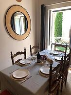 LES LOGES DE BACCHUS