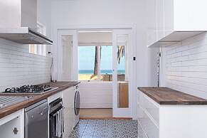 The Largs Lookout - Modern Apartment
