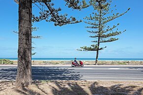2BR Seaside Retreat in Largs North