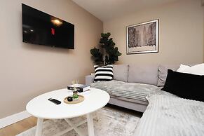 Modern 5BR Home new