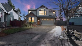 Keizer Retreat Firepit + Near Salem & Wineries