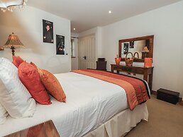 Champagne Cottage
