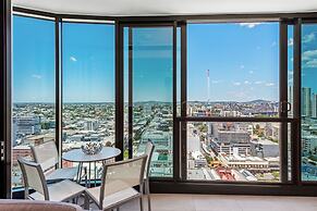 Skyline Apartment in Fortitude Valley