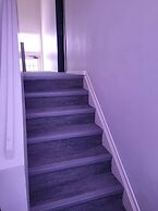Modern 2BR Near Downtown & Expo Centre