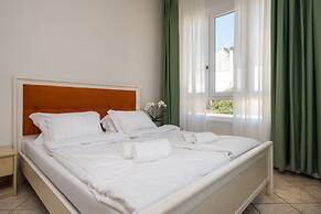 HOTEL MAX  LAZISE