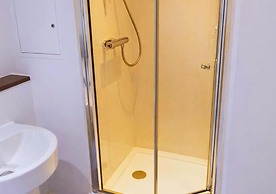 Stylish City Escape near Cavern Quarter