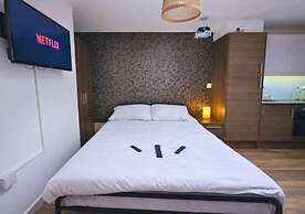 Stylish City Escape near Cavern Quarter