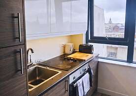 Stylish City Escape near Cavern Quarter