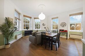 Modern 2 Bed Apartment in Greenwich