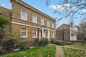 Modern 2 Bed Apartment in Greenwich