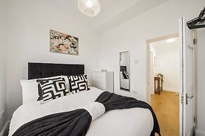 Modern 2 Bed Apartment in Greenwich